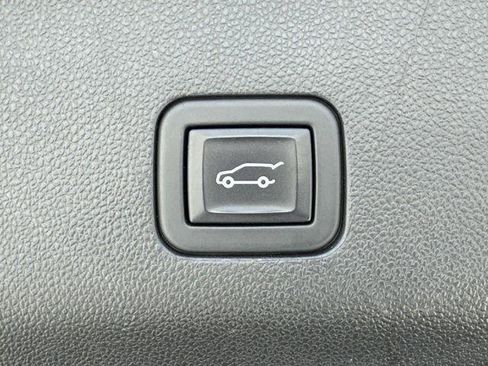 Used 2023 Cadillac Escalade ESV Luxury RWD image 14