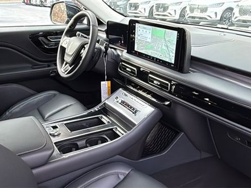 New 2026 Lincoln Aviator Premiere image 5