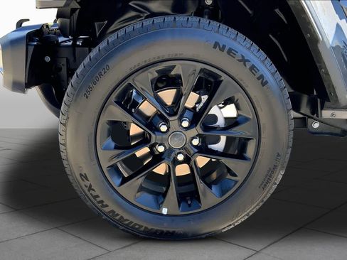 Certified 2025 Jeep Wrangler Unlimited Sahara w/ Safety Group AWD/4WD image 10