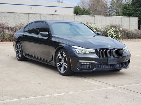 Used 2017 BMW 740i image 3