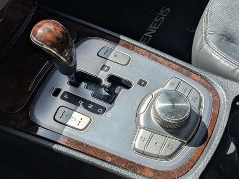 Used 2011 Hyundai Genesis 3.8 w/ Technology Pkg 4 image 28