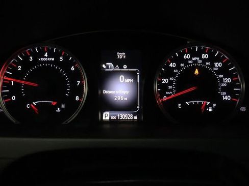 Used 2015 Toyota Camry SE FWD image 17