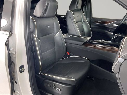 Certified 2023 Cadillac Escalade Premium Luxury AWD/4WD image 28