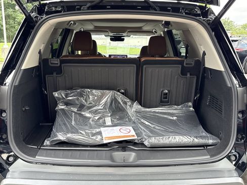 New 2026 Nissan Pathfinder Platinum FWD image 23