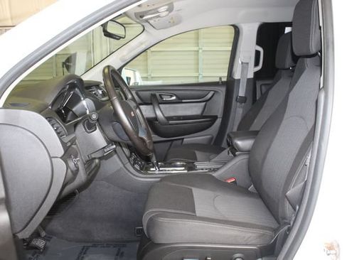 Used 2017 Chevrolet Traverse LT FWD image 10