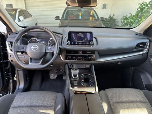 Used 2025 Nissan Rogue SV FWD image 35