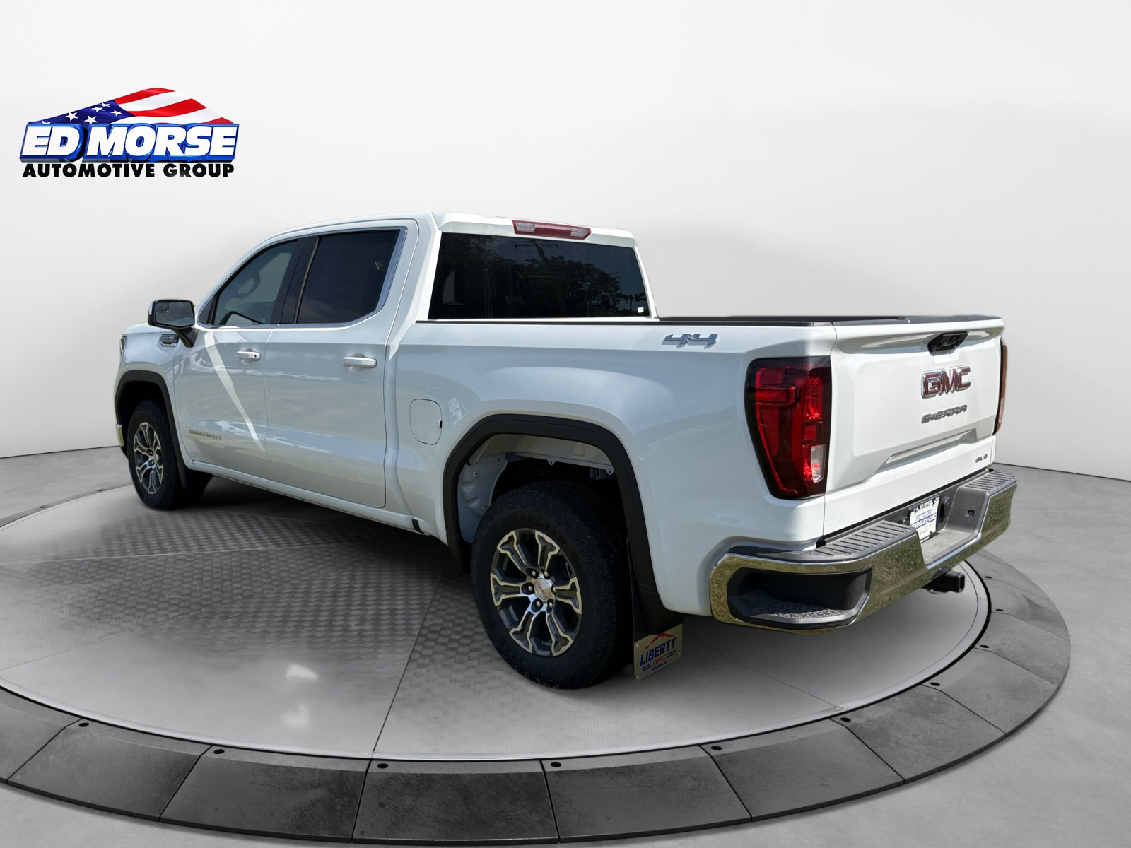 New 2026 GMC Sierra 1500 SLE AWD/4WD image 3