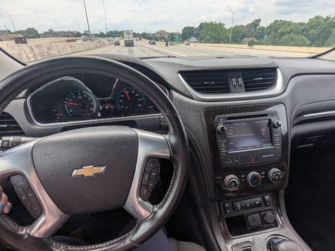 Used 2015 Chevrolet Traverse LT AWD/4WD image 7