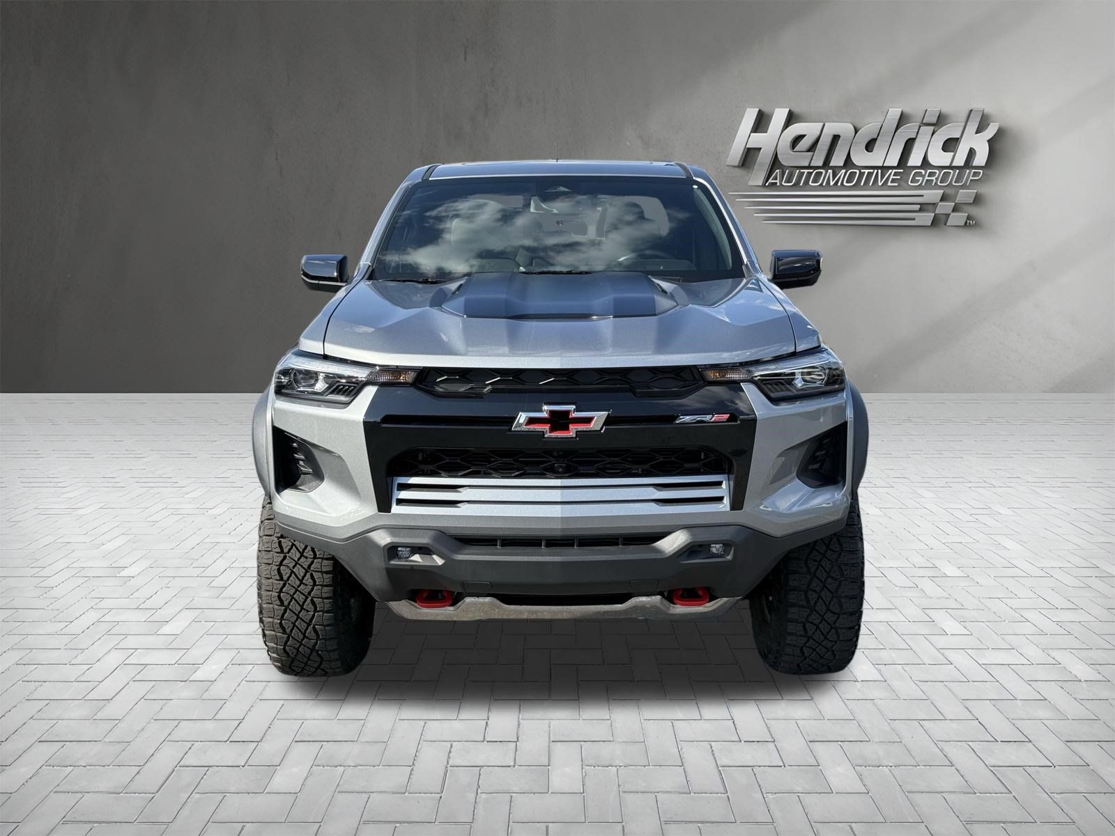 Used 2025 Chevrolet Colorado ZR2 w/ Technology Package AWD/4WD image 3