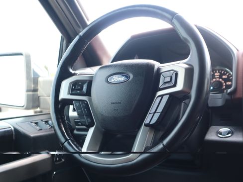 Used 2018 Ford F150 Platinum w/ Equipment Group 701A Luxury AWD/4WD image 14