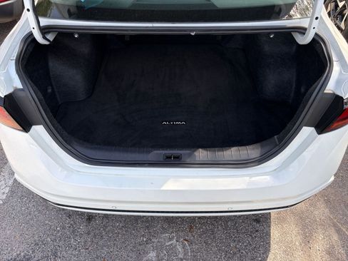 Used 2025 Nissan Altima 2.5 SV image 31