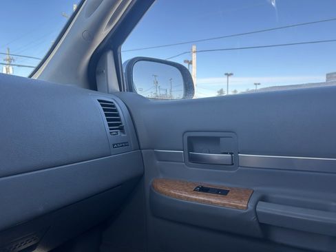 Used 2008 Chrysler Aspen Limited image 22