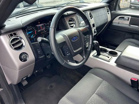 Used 2017 Ford Expedition XLT image 7