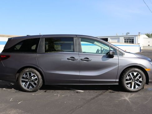 Certified 2026 Honda Odyssey EX-L image 6