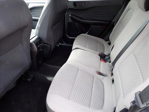 Used 2022 Ford Escape SE image 9