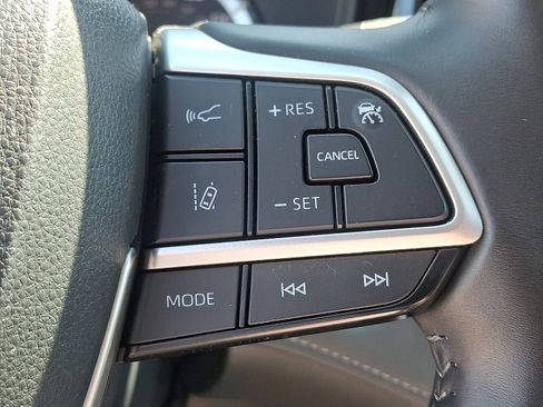 Certified 2024 Toyota Highlander AWD image 20