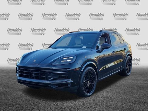 Used 2024 Porsche Cayenne S AWD/4WD image 3