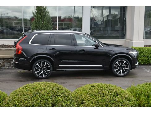 Used 2023 Volvo XC90 B6 Plus AWD/4WD image 3
