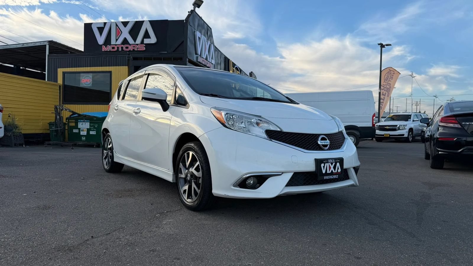 Used 2015 Nissan Versa Note SR FWD image 3