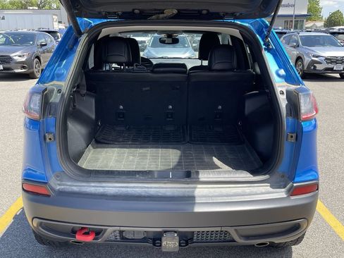 Used 2022 Jeep Cherokee Trailhawk w/ Comfort/Convenience Group AWD/4WD image 9