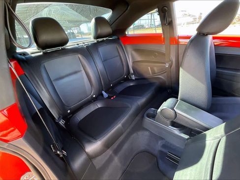 Used 2018 Volkswagen Beetle 2.0T SE image 16