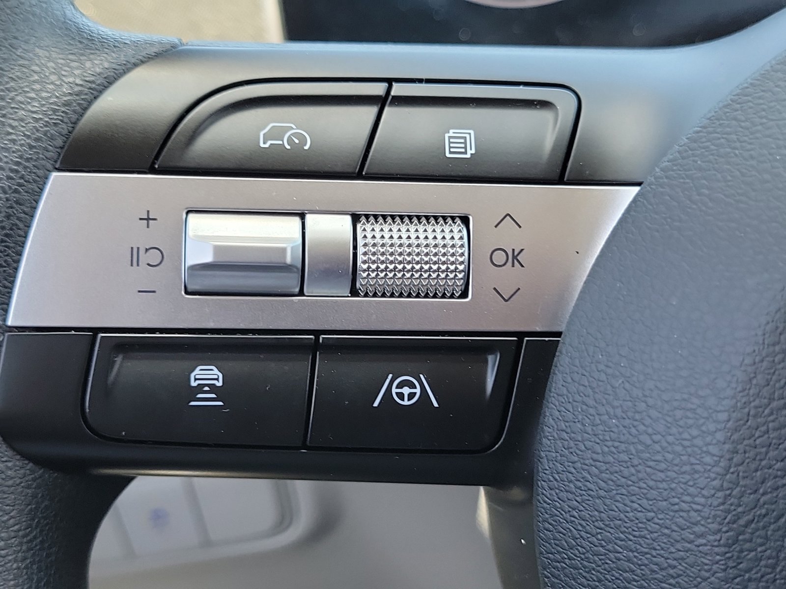 Used 2025 Hyundai Tucson SE FWD image 8