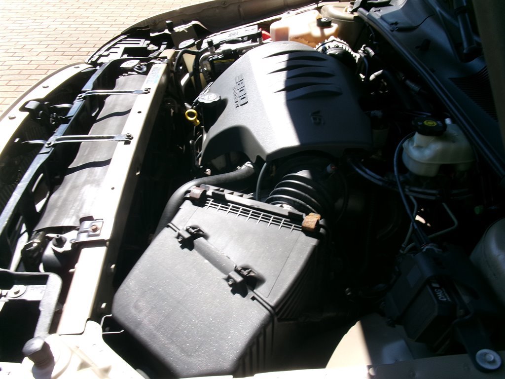Used 2005 Buick Le Sabre Custom w/ Leather and Comfort Group FWD image 49