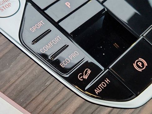 Certified 2024 BMW X5 xDrive40i w/ Parking Assistance Package image 24