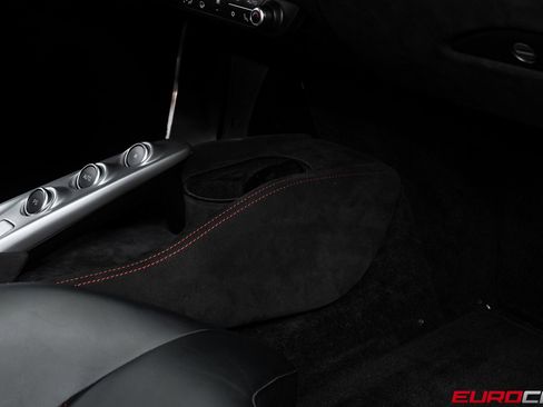 Used 2020 Ferrari F8 Tributo image 43
