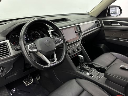 Used 2021 Volkswagen Atlas SE w/ Panoramic Sunroof Package image 10