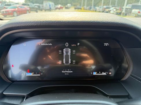 New 2025 Jeep Grand Cherokee Altitude image 15