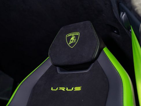 Used 2023 Lamborghini Urus Performante AWD/4WD image 41
