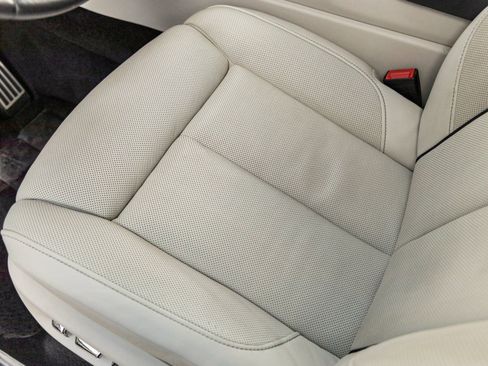 Used 2019 Rolls-Royce Cullinan image 24