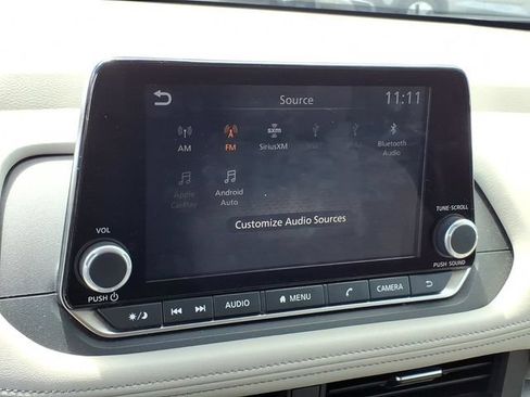 Used 2025 Nissan Rogue SV AWD/4WD image 19