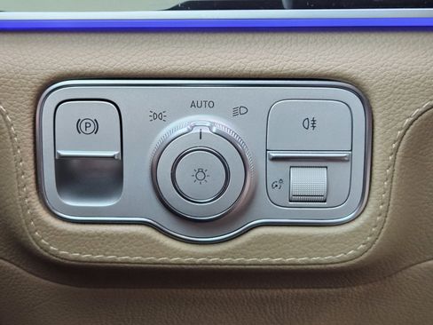 Used 2024 Mercedes-Benz GLS 580 4MATIC image 19