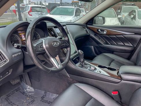 Used 2018 INFINITI Q50 Luxe w/ Essential Package (3.0T Luxe) image 9