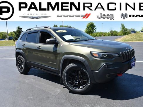 Used 2019 Jeep Cherokee Trailhawk w/ Comfort/Convenience Group AWD/4WD image 1