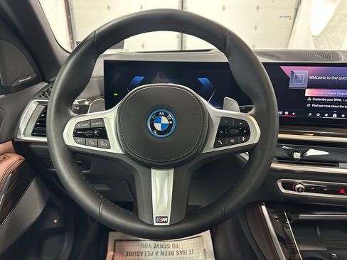 Used 2025 BMW X5 xDrive50e w/ M Sport Package image 17