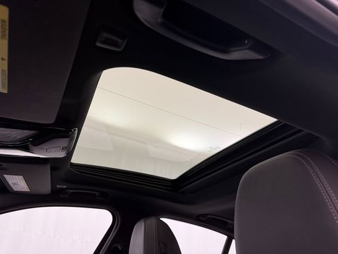 Used 2024 BMW 330i xDrive Sedan w/ Convenience Package image 9