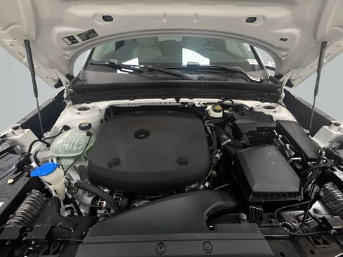 Used 2021 Volvo XC40 T5 Momentum w/ Premium Package AWD/4WD image 22