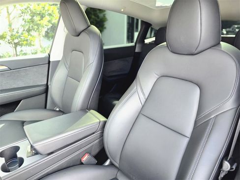 Used 2023 Tesla Model Y Long Range image 16