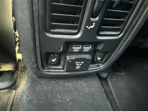 Used 2020 Jeep Grand Cherokee Overland AWD/4WD image 7