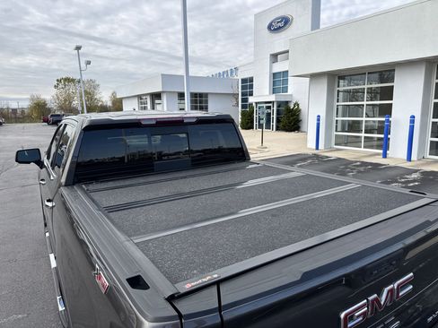 Used 2019 GMC Sierra 1500 SLT w/ SLT Premium Package image 27