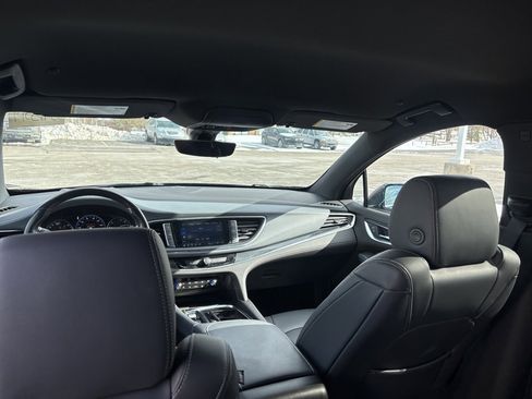 Used 2022 Buick Enclave Premium image 20