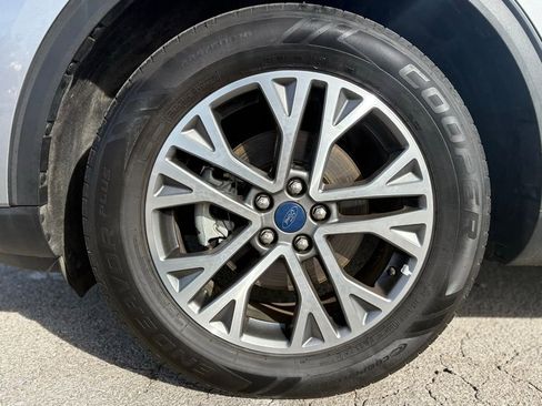 Used 2022 Ford Escape SEL AWD/4WD image 11