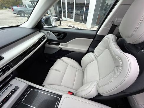 Used 2025 Lincoln Aviator Reserve w/ Equipment Group 201A image 27