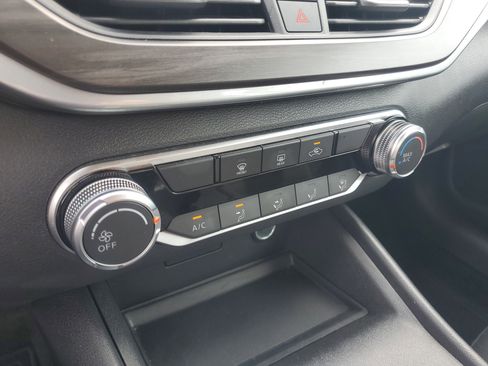 Used 2025 Nissan Altima 2.5 SV FWD image 20