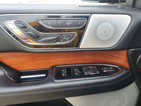 Used 2019 Lincoln Navigator Reserve AWD/4WD image 26