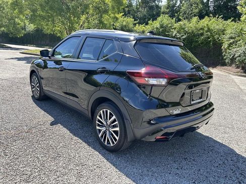 Used 2022 Nissan Kicks SV FWD image 5
