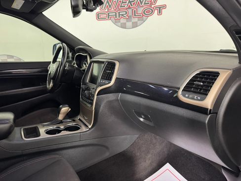 Used 2016 Jeep Grand Cherokee Laredo 75th Anniversary AWD/4WD image 12